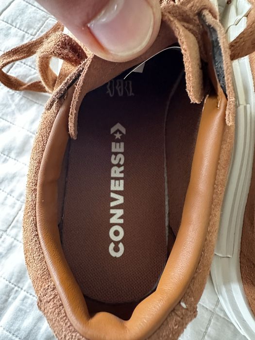 Tenisi Converse piele , originali,  marimea 39 noi
