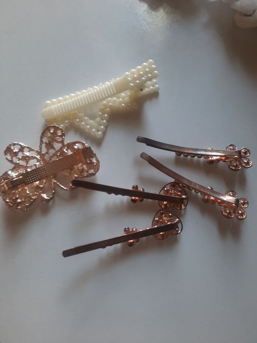 Продам заколки пишите