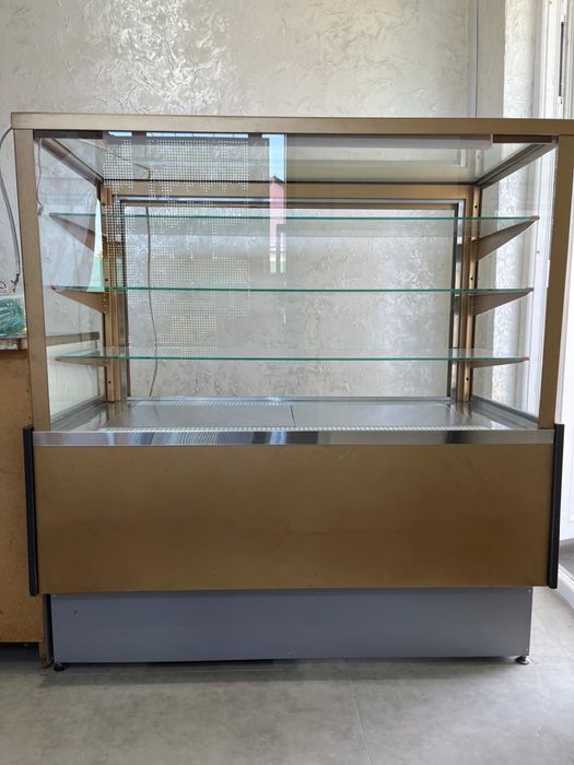 Продам кондитерский холодильник
