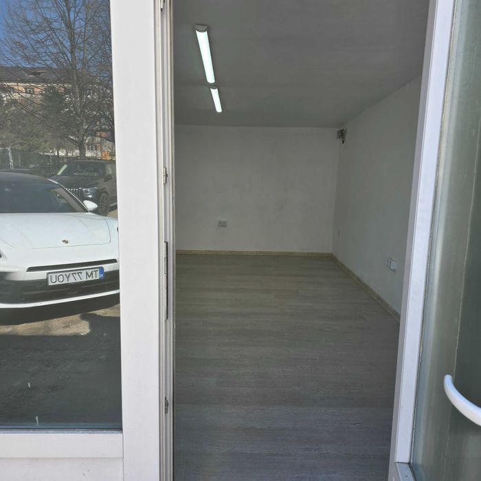 Inchiriez spatiu ideal pt xerox in complex studentesc--zona garajelor