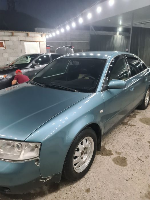 Audi A6 2000г         .