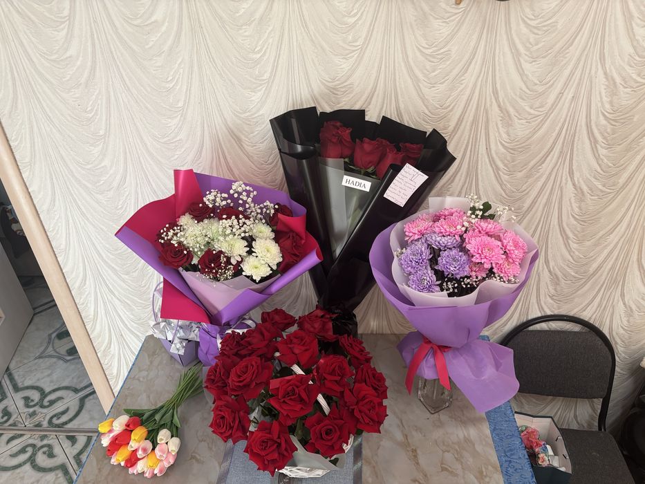 Цветы свежие……..