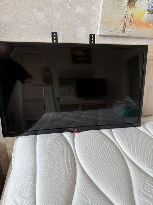 Телевизор LG перфектен