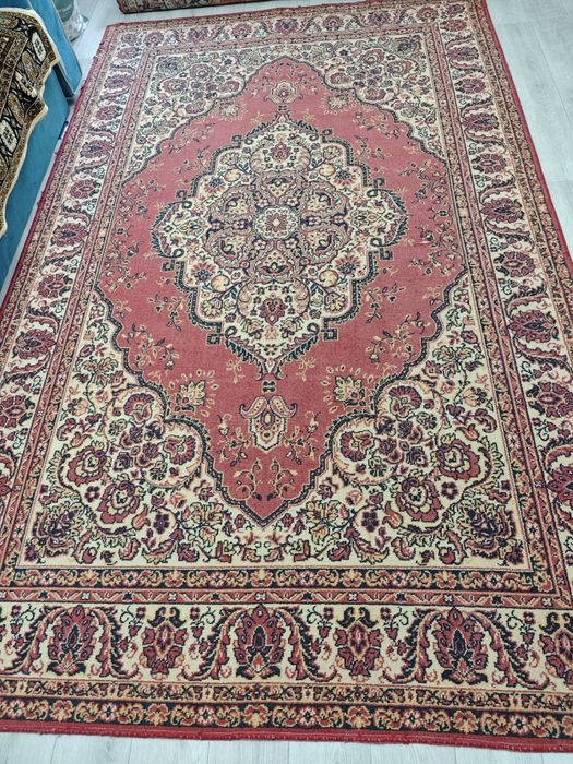 Продадим 2 ковра.