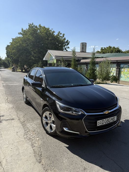 Chevrolet Onix 2025 preimer 2