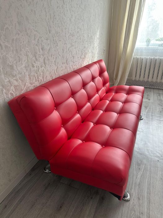 Кожаный диван для офиса