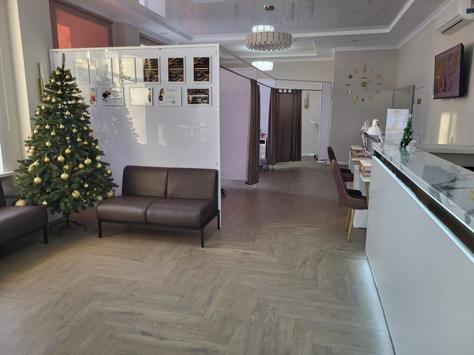 Сдается маникюрный стол