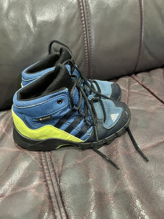 Adidas TERREX детски боти