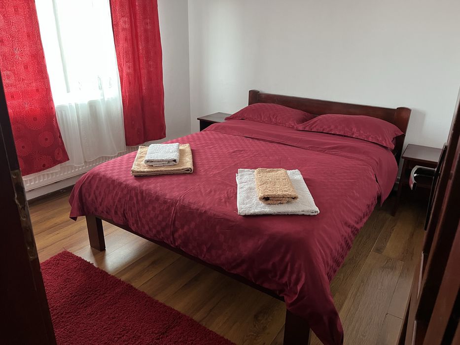 Inchiriez Cabana la Colibita