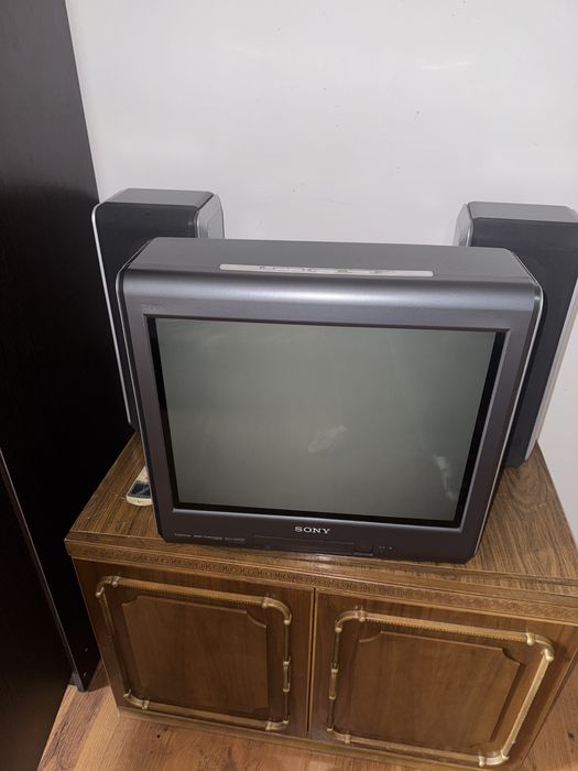 Срочно продам тумбу (дерево)