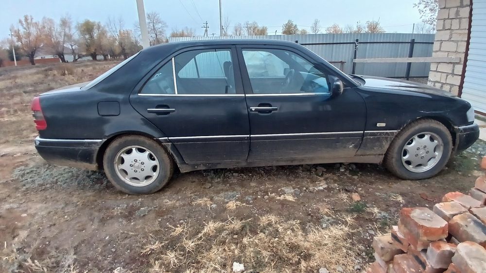 Продам Мерс с 280 автомат