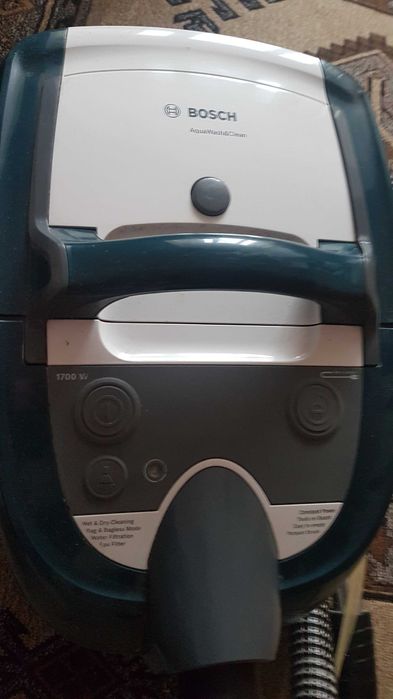 Seria 4 Aspirator multifuncțional Wet&Dry