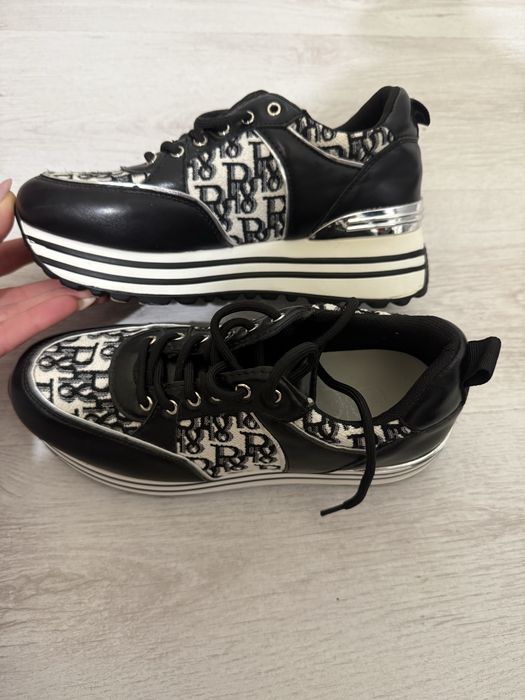 Дамски обувки. Спортно-елегантни