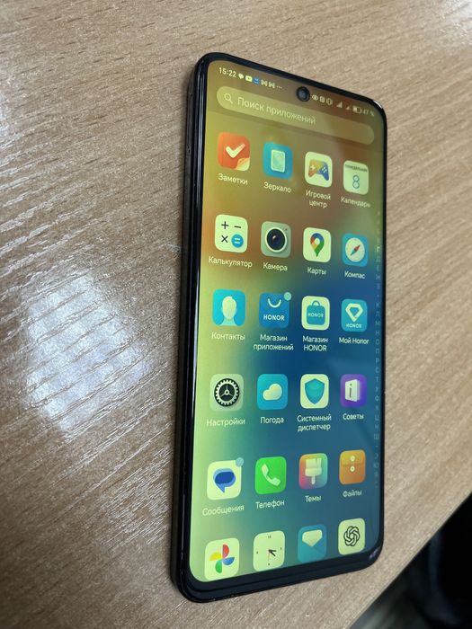 Продам смартфон Honor X8