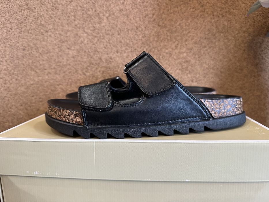 Продам сандалии Reserved новые