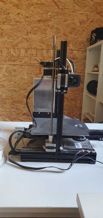 Imprimanta 3D Creality Ender 3 Pro de ocazie