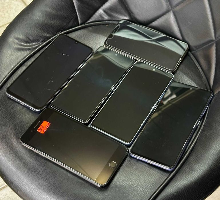 Tелефони за части