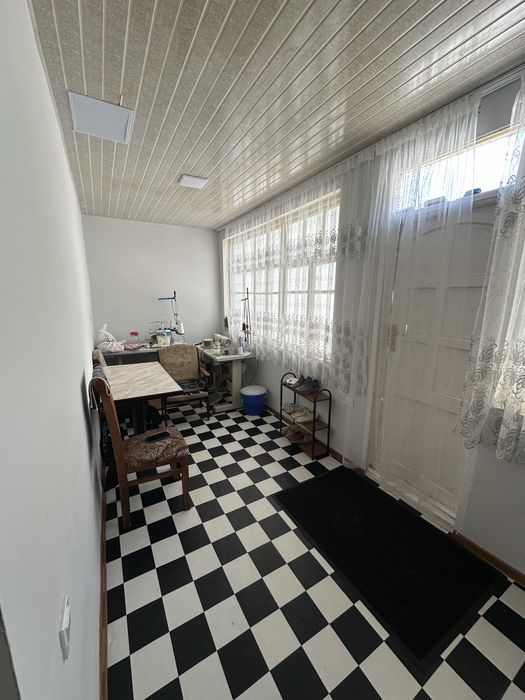 Uy dom sotiladi 1-etaj 3 xona narxi. 62,000$ yangi toshkent sentrida