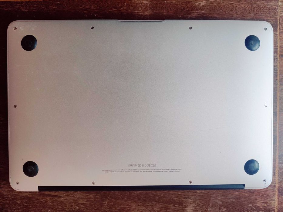Macbook Air 11,6 2014 отлично работещ, запазен, Big Sur MacOS, зарядно