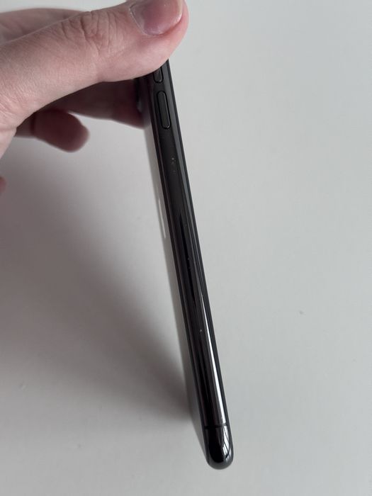 iPhone 11 Pro Max 256 GB Space Grey + incarcator + huse + baterie nou