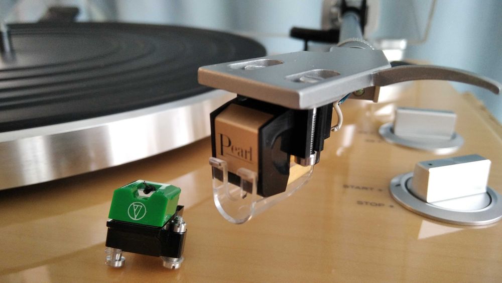 Виниловый проигрыватель TEAC TN-300
