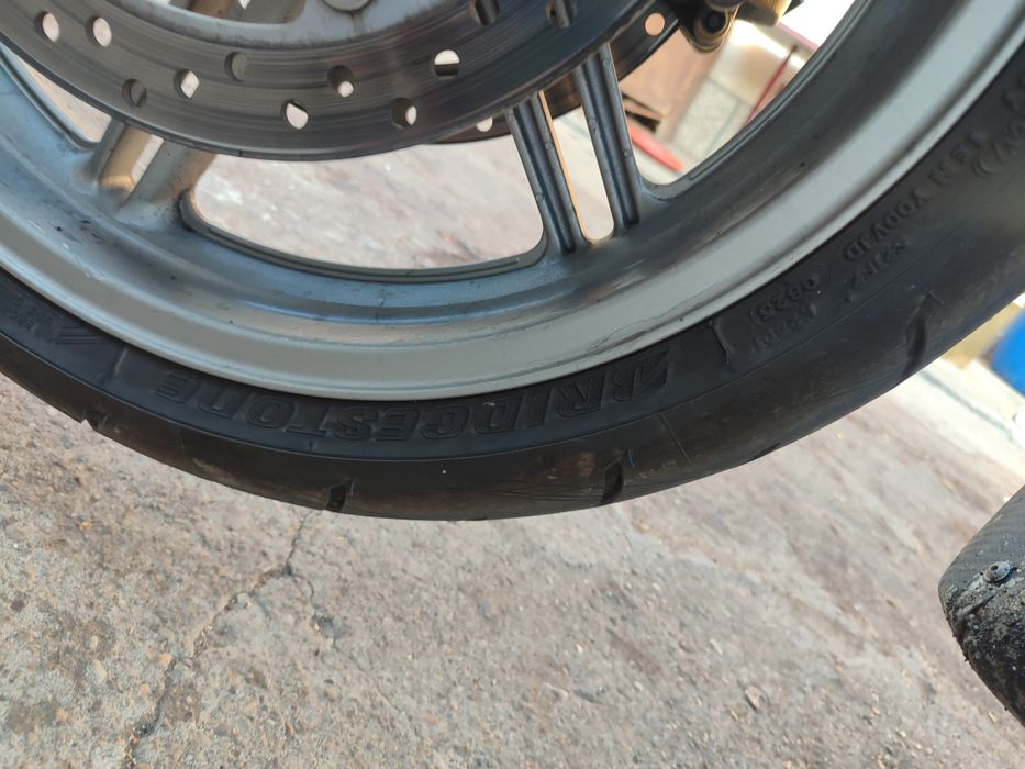 Продавам мотор Honda CBF 100 много добро състояние сменена верига запчатки предна голяма слюда0