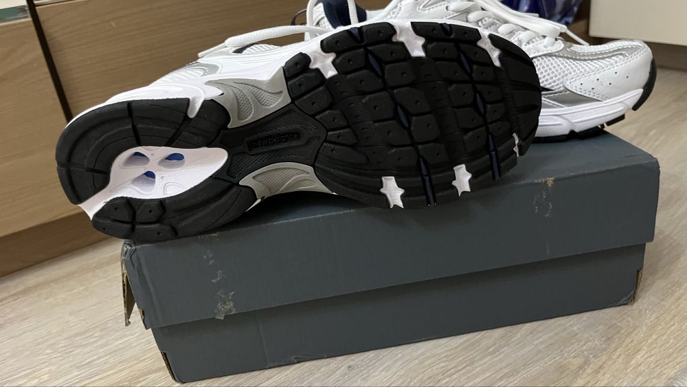 Кроссовки new balance