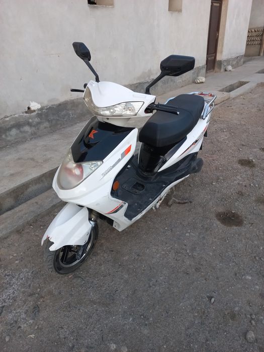 Skuter sotiladi pul zarl.yurishlari zor