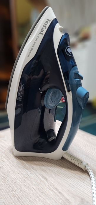 Продам утюг Tefal.