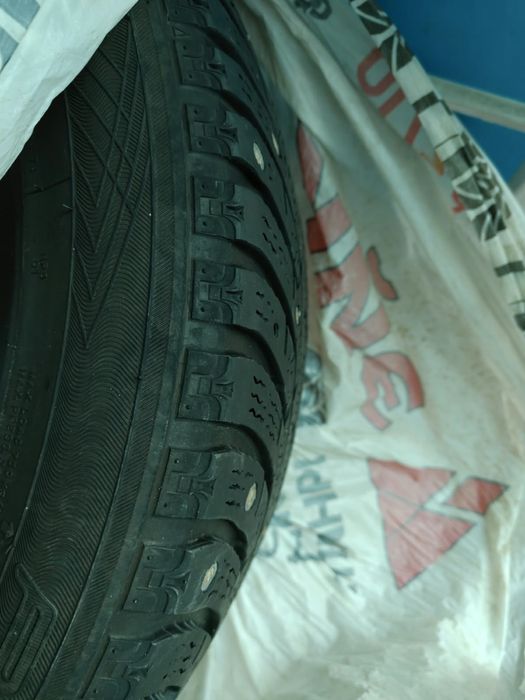 Продам шины Maxxis комплект четыре штуки