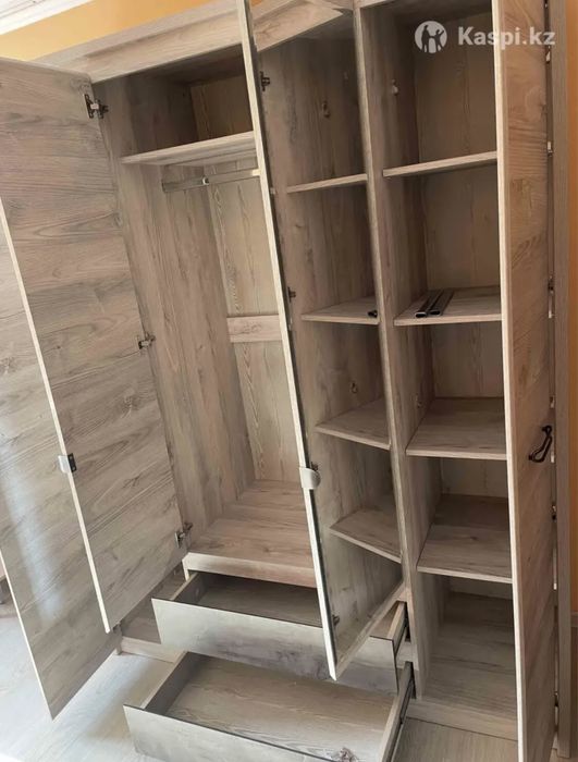 Срочно продаю шкаф