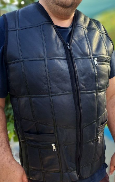 Жилеты из натуральной кожи и натурального меха.