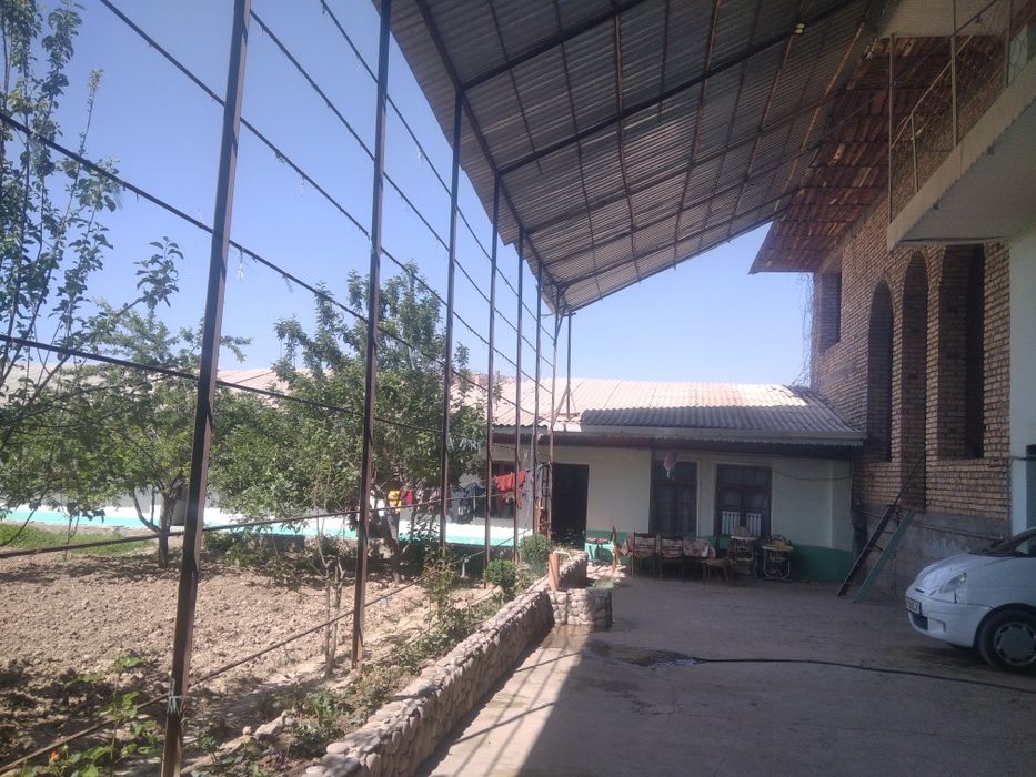 Сурочна 6 сотук каропка .саноат махаласида сотилади