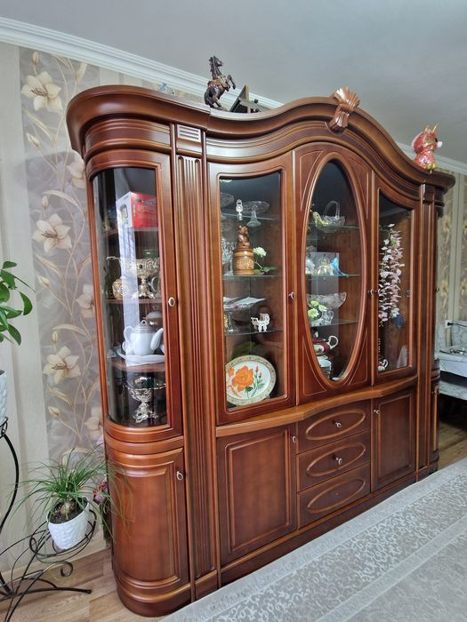 Продам стенку в отличном состоянии