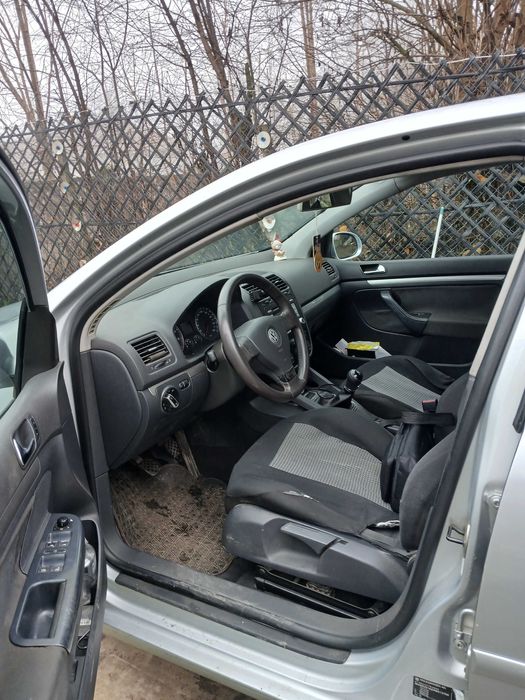 De vanzare vw golf 5 an 2004