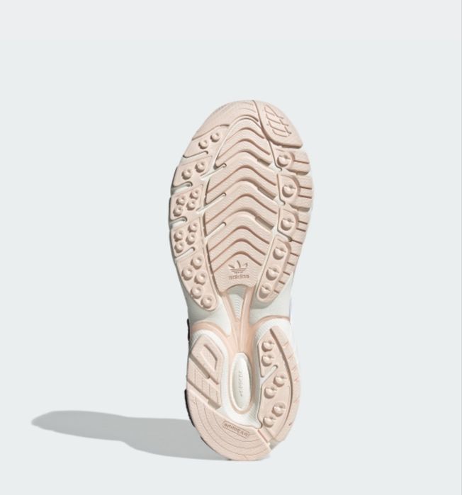 Кроссовки Adistar Cushion x Hello Kitty Annıversary