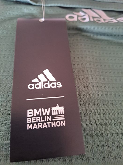 Tricou sport, mărimi diferite