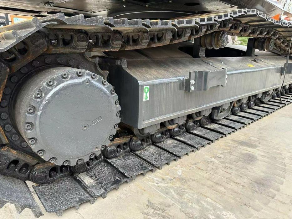 Эксковатор сотилади Doosan dx300lc