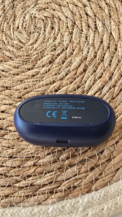 Casti Sony Wf-XB700 cu defect