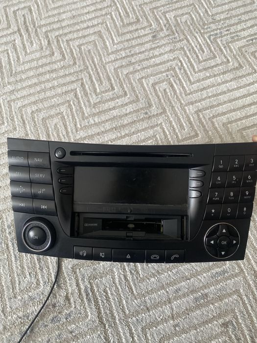 Command магнитофовон на w211