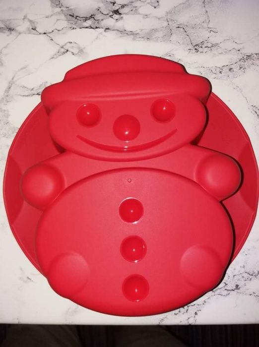 Forma silicon Tupperware om de zăpada