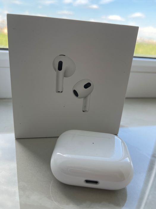 Продам AirPods 3