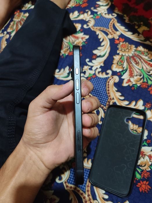 Iphone 16. Xotira 128. Yomkisti 94