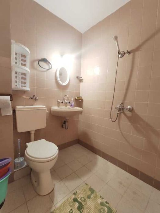 Дава се под наем Двустаен апартамент в Бургас, Възраждане - 100 кв.м за 89.25 € - Снимка #2