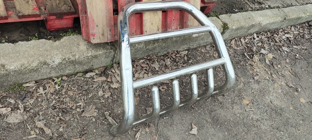 Продавам ролбар за японски джип.