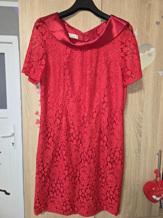Rochie  tantelă culoare roșie
