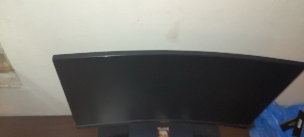 Monitor curbat 120 hz