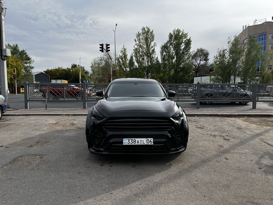 INFINITI FX37 Черный / Обвес