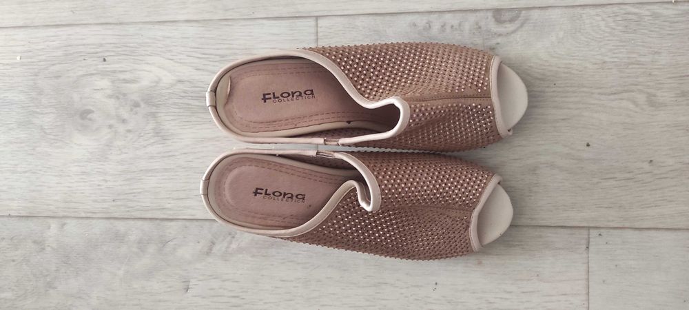 Женские туфли и босоножки