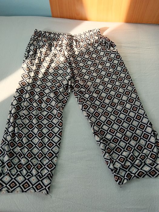 Vând Pantaloni 3/4 Dama Mărimea XL Noi